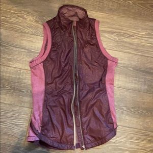 Lululemon run vest maroon size 6
